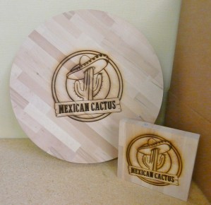 Découpe et gravure laser sur bois massif, MDF, contreplaqués, carton-bois, carton et papier.